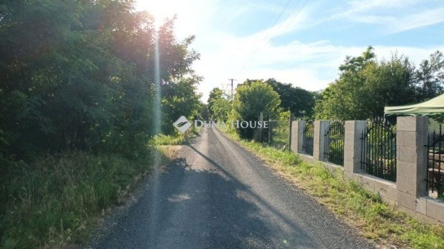 Eladó telek, Tápióbicskén 4 M Ft / költözzbe.hu