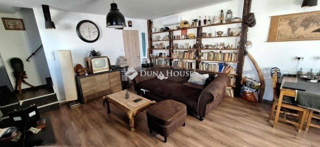 Eladó családi ház, Budapesten, XV. kerületben 89.9 M Ft