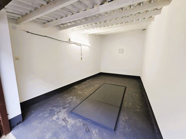 Eladó garázs, Kiskunhalason 14 M Ft / költözzbe.hu