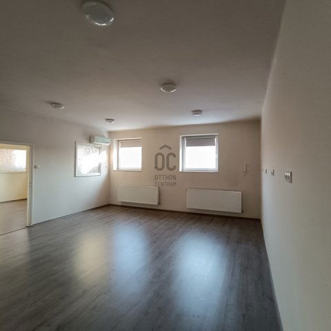 Eladó téglalakás, Nagykanizsán 79.9 M Ft, 4 szobás