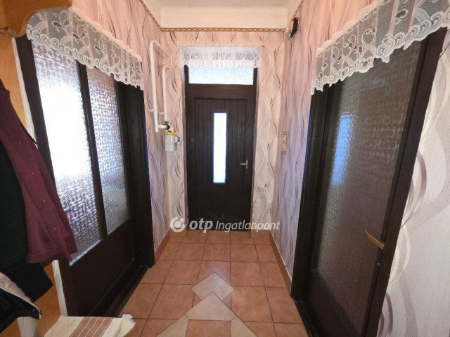 Eladó családi ház, Tiszacsegén 25 M Ft, 3 szobás