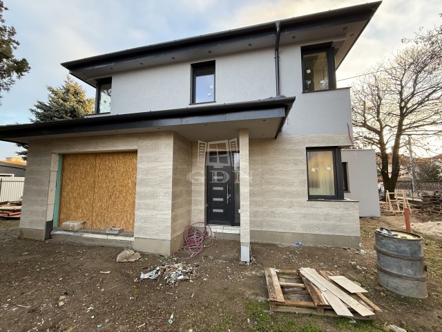 Eladó családi ház, Budapesten, XVI. kerületben 257 M Ft