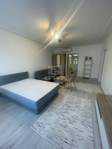 Kiadó téglalakás, albérlet, Szegeden 220 E Ft / hó, 2 szobás