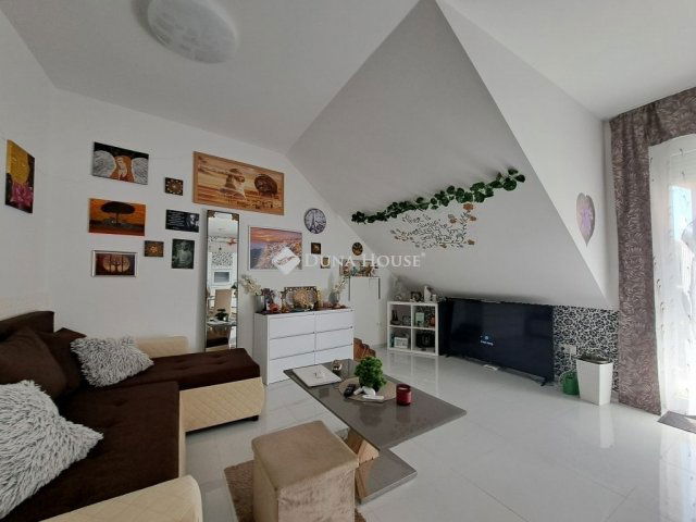 Eladó téglalakás, Baján 49.9 M Ft, 2 szobás
