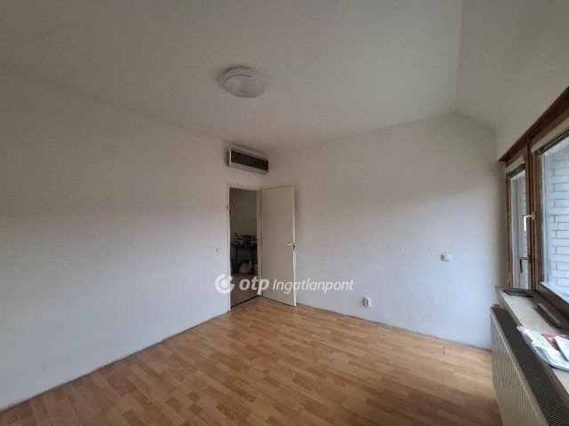 Eladó téglalakás, Egerben 72.5 M Ft, 3 szobás
