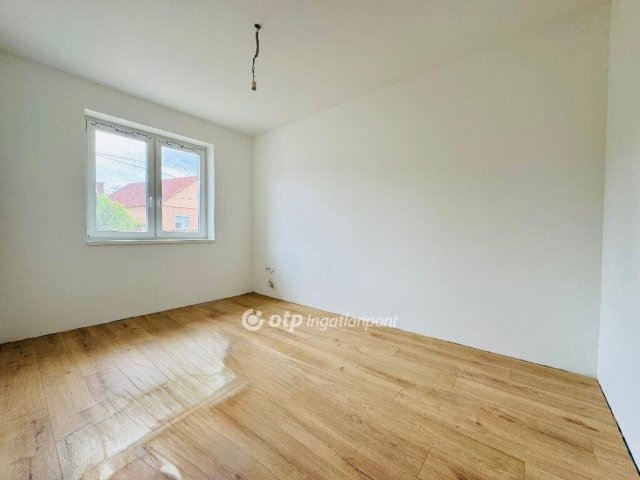 Eladó családi ház, Mikepércsen 119 M Ft, 4 szobás