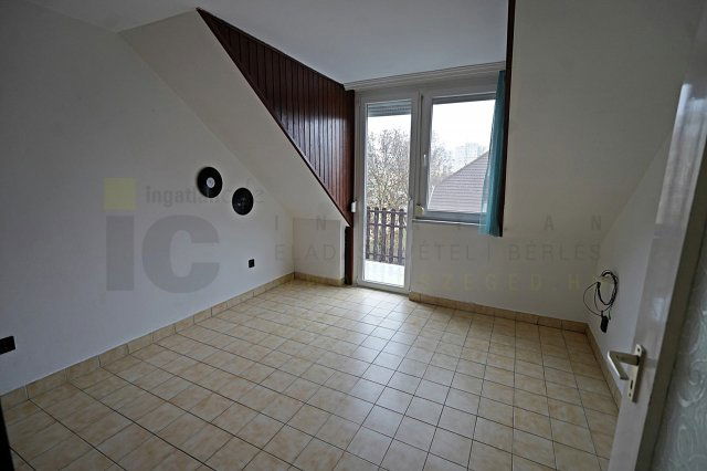 Eladó téglalakás, Szegeden 47 M Ft, 3 szobás