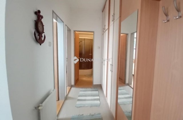 Eladó téglalakás, Siófokon 62.9 M Ft, 3 szobás