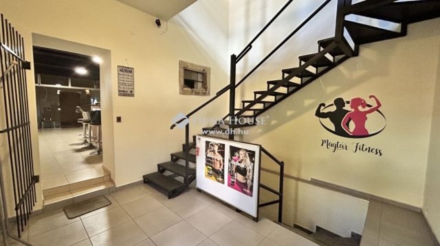 Eladó családi ház, Kőszegen 150 M Ft, 1 szobás