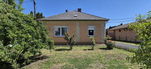 Eladó családi ház, Encsen 64.9 M Ft, 3+1 szobás