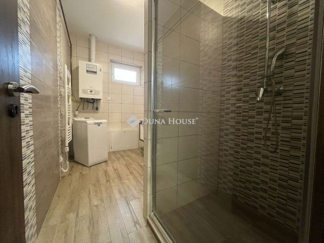 Eladó ikerház, Kecskeméten 104 M Ft, 4 szobás