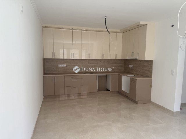 Eladó ikerház, Szigetszentmártonban 69.9 M Ft, 4 szobás