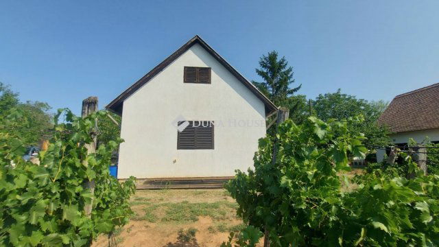 Eladó nyaraló, Csopakon 75 M Ft, 1 szobás / költözzbe.hu