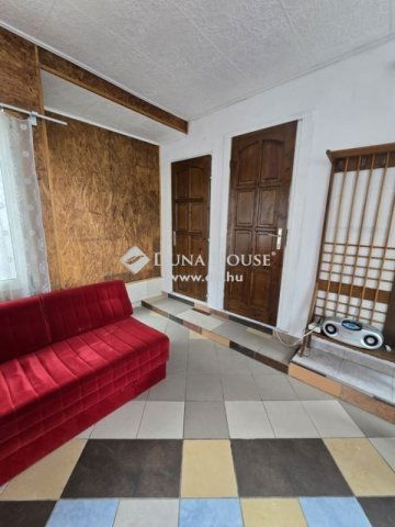 Eladó családi ház, Pécsett 18.5 M Ft, 2+2 szobás