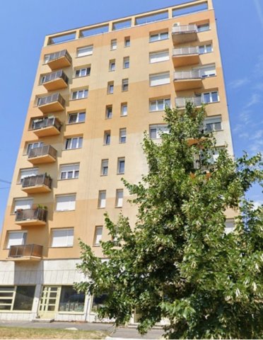 Eladó panellakás, Ajkán 26 M Ft, 1+1 szobás