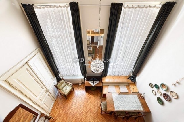 Eladó téglalakás, Budapesten, VI. kerületben 70.8 M Ft, 2 szobás