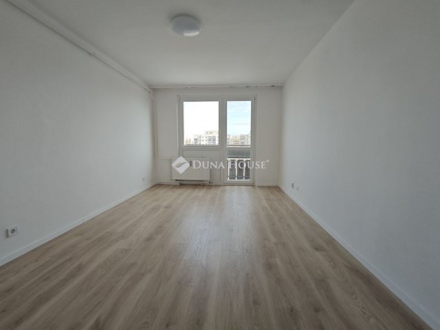 Eladó panellakás, Debrecenben 63.49 M Ft, 3 szobás