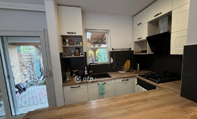 Eladó téglalakás, Mosonmagyaróváron 89.99 M Ft, 2+1 szobás