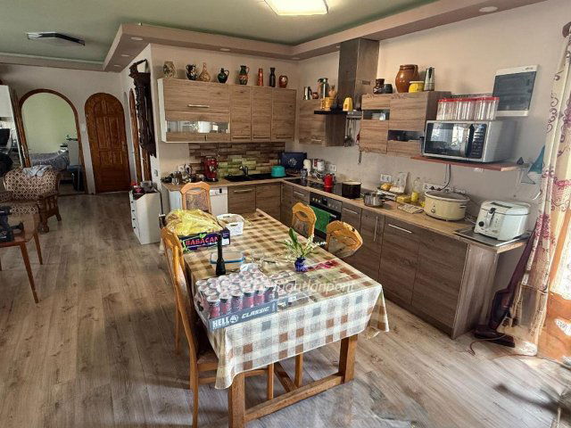 Eladó családi ház, Kecskeméten 75.5 M Ft, 3+1 szobás