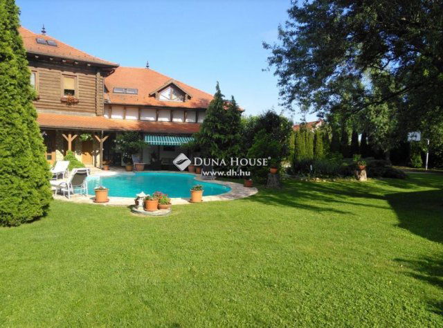 Eladó családi ház, Ceglédbercelen 484.8 M Ft, 11 szobás