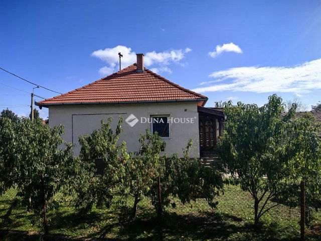 Eladó családi ház, Tornyiszentmiklóson 27 M Ft, 2 szobás