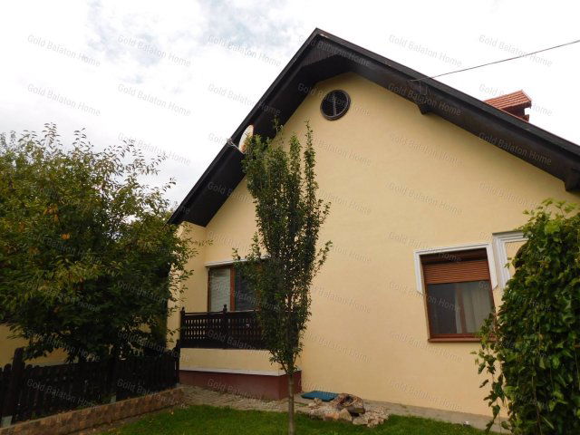 Eladó családi ház, Hévízen 169 M Ft, 5+1 szobás