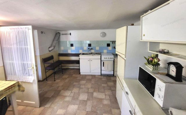 Eladó családi ház, Csatkán 50 M Ft, 3 szobás