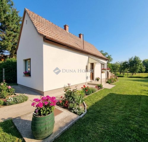 Eladó családi ház, Pákozdon 49 M Ft, 1 szobás