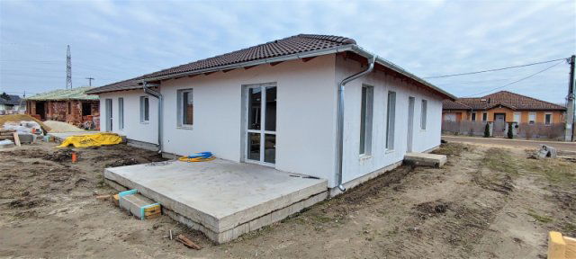 Eladó ikerház, Taksonyon 103.4 M Ft, 4 szobás