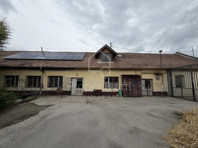 Eladó ipari ingatlan, Tatán 300 M Ft, 15 szobás