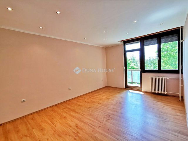Eladó téglalakás, Tatabányán 33.99 M Ft, 1+1 szobás