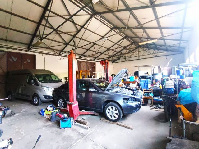 Kiadó ipari ingatlan, Hódmezővásárhelyen 690 E Ft / hó