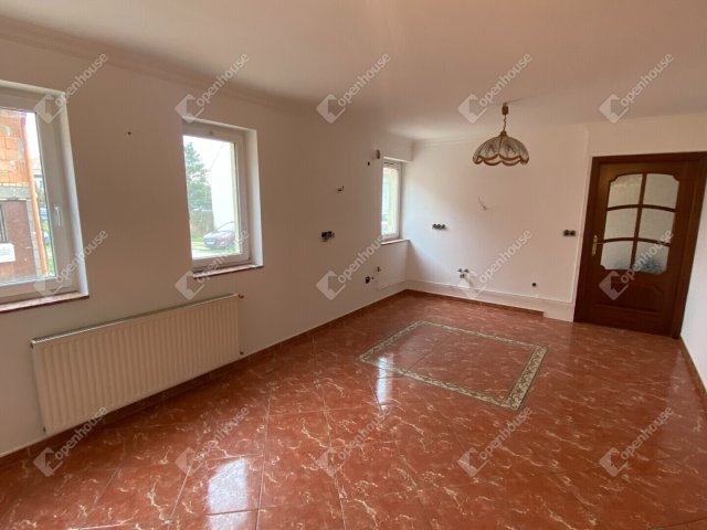 Eladó téglalakás, Mosonmagyaróváron 54.99 M Ft, 2 szobás