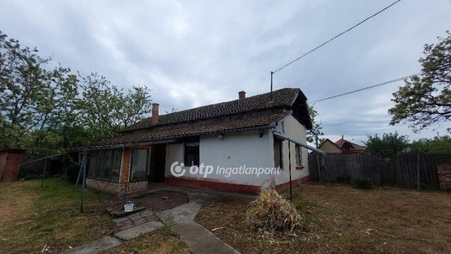 Eladó családi ház, Dévaványán 7 M Ft, 1 szobás