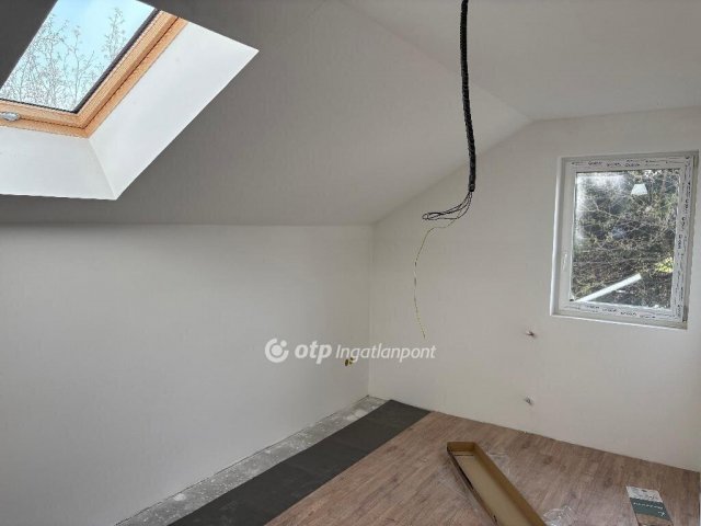 Eladó családi ház, Szigetszentmártonban 79.9 M Ft, 5+2 szobás