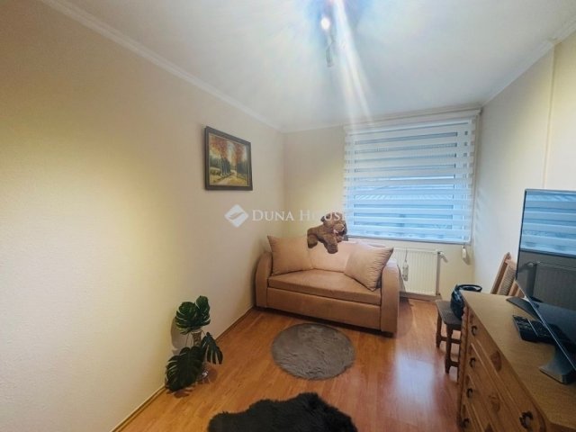 Eladó téglalakás, Budapesten, XV. kerületben 76 M Ft, 3 szobás