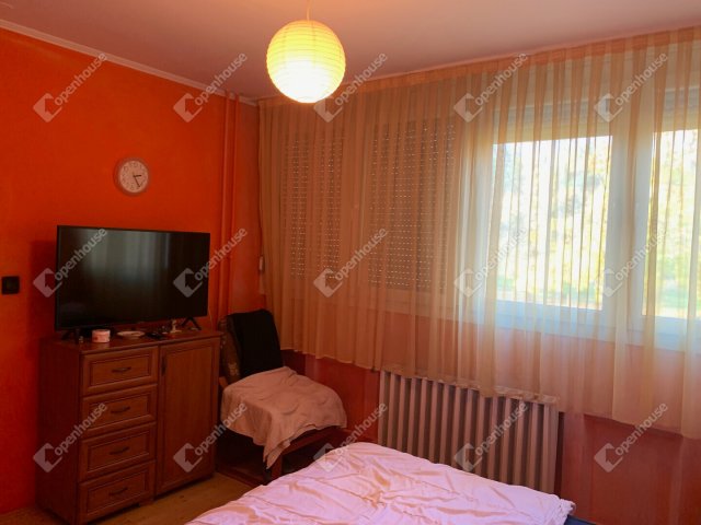 Eladó téglalakás, Szombathelyen 40 M Ft, 2 szobás