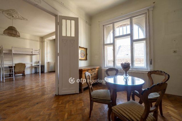 Eladó téglalakás, Budapesten, V. kerületben 179.9 M Ft