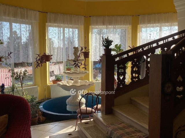 Eladó családi ház, Mezőtúron 64.9 M Ft, 5+2 szobás