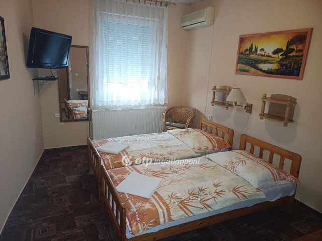 Eladó családi ház, Nagykanizsán 250 M Ft, 10 szobás