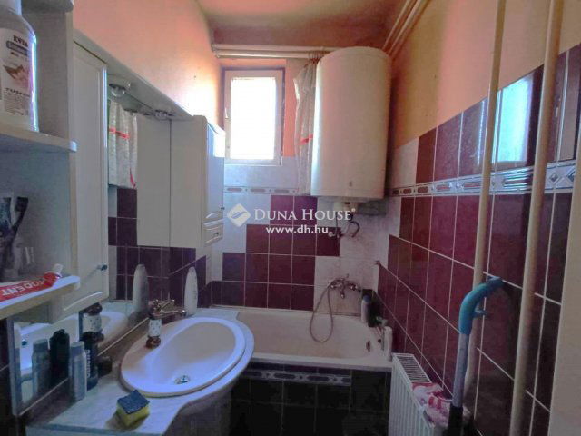 Eladó családi ház, Kiskunmajsán 30 M Ft, 5 szobás