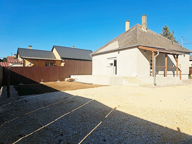 Eladó családi ház, Újfehértón 52 M Ft, 2 szobás