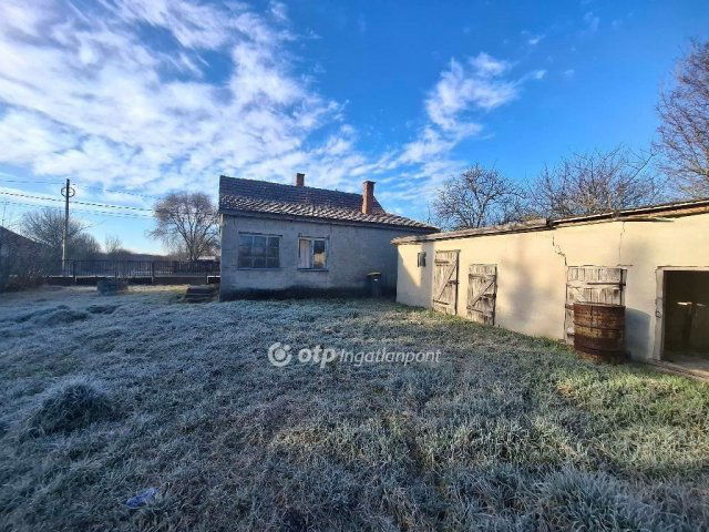 Eladó családi ház, Biharkeresztesen 10.9 M Ft, 2 szobás