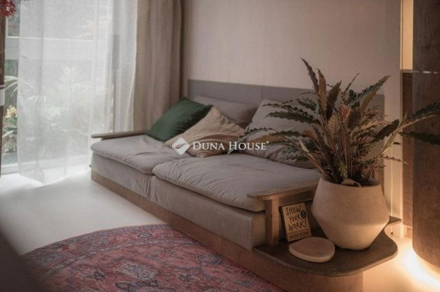 Eladó téglalakás, Budapesten, VII. kerületben 62.9 M Ft