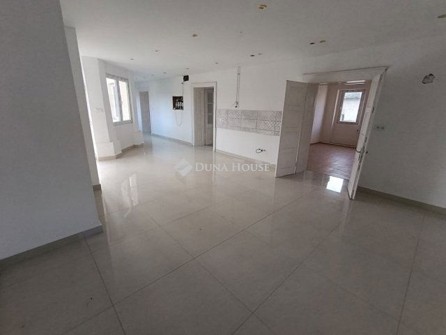 Eladó családi ház, Kunszentmártonban 32 M Ft, 3 szobás