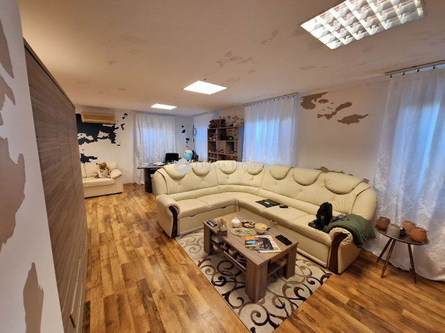 Eladó családi ház, Bicskén 37.5 M Ft, 2 szobás