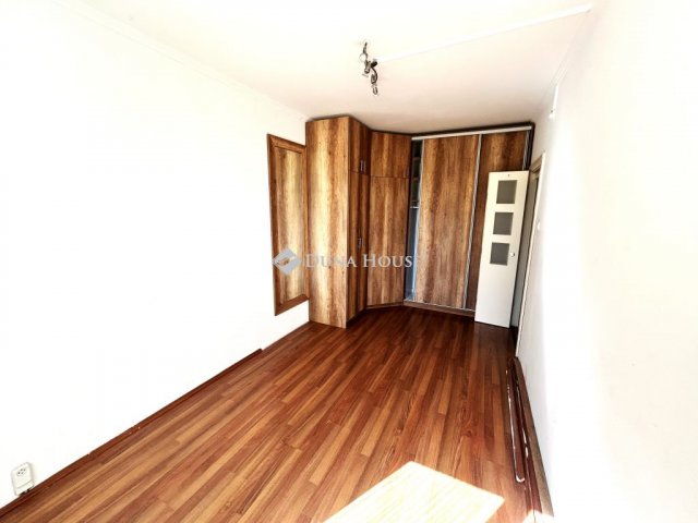 Eladó panellakás, Mosonmagyaróváron 51.99 M Ft, 3 szobás
