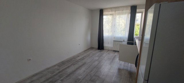 Kiadó panellakás, albérlet, Pécsett 150 E Ft / hó, 2 szobás