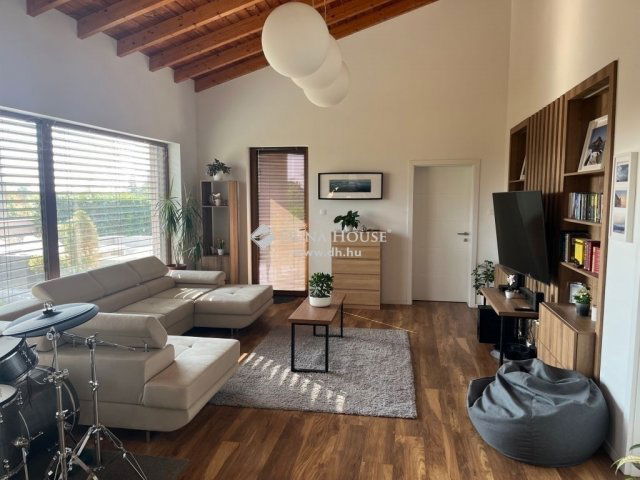 Eladó családi ház, Érden 219.9 M Ft, 5 szobás