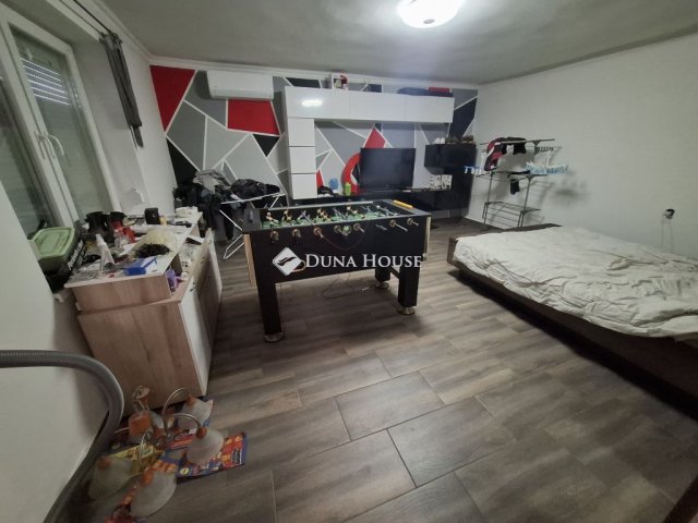 Eladó családi ház, Kiskunfélegyházán 23 M Ft, 1 szobás